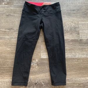 Lululemon black crop leggings